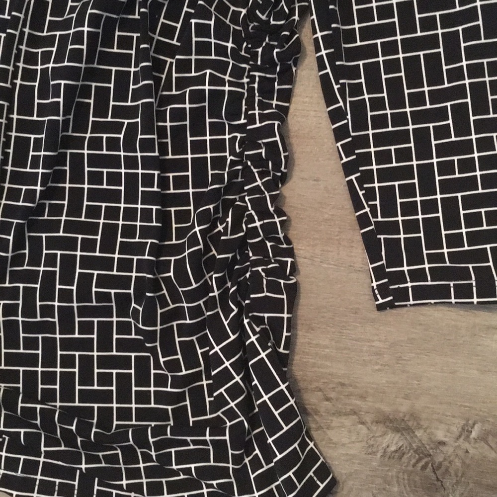 Vince Camuto Black and White Geometric Wrap-Style Blouse - Picture 3 of 5